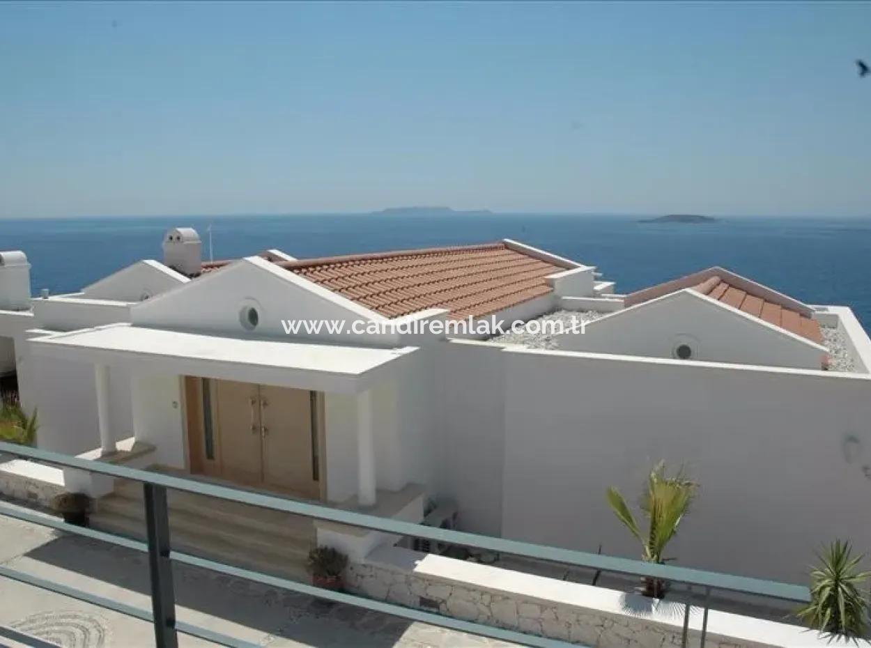 Villa Zum Verkauf-Meer-Villa Zum Verkauf Mit Aussicht Auf Das Meer Und Die Insel Meis. Nov