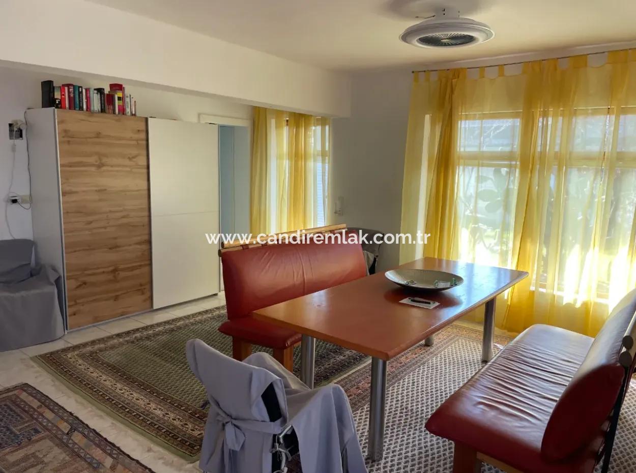 Einstöckiges Haus Zum Verkauf Auf Einem Grundstück Von 2882 M2 In Eskiköy