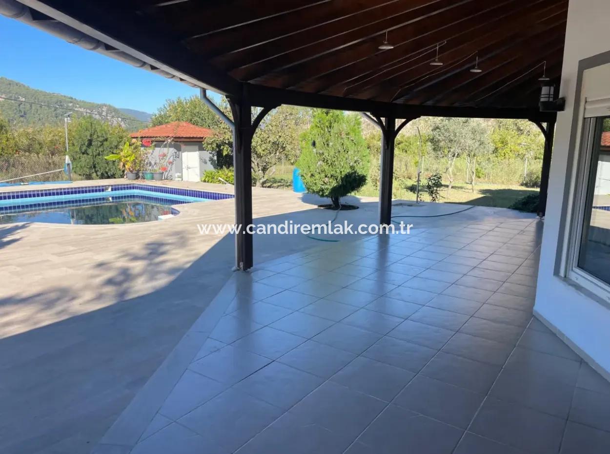 Dalyan Gülpınar'da 6000M2 Arsa İçerisinde 4+2 Satılık Villa