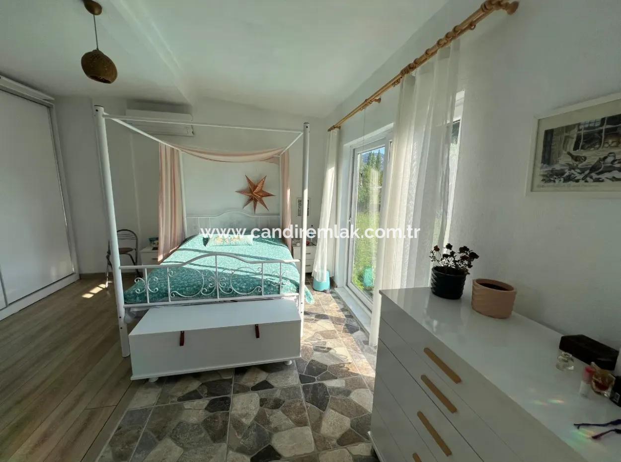 Eskiköy'de 1000M2 Arsa İçerisinde 2+1 Satılık Müstakil Evi