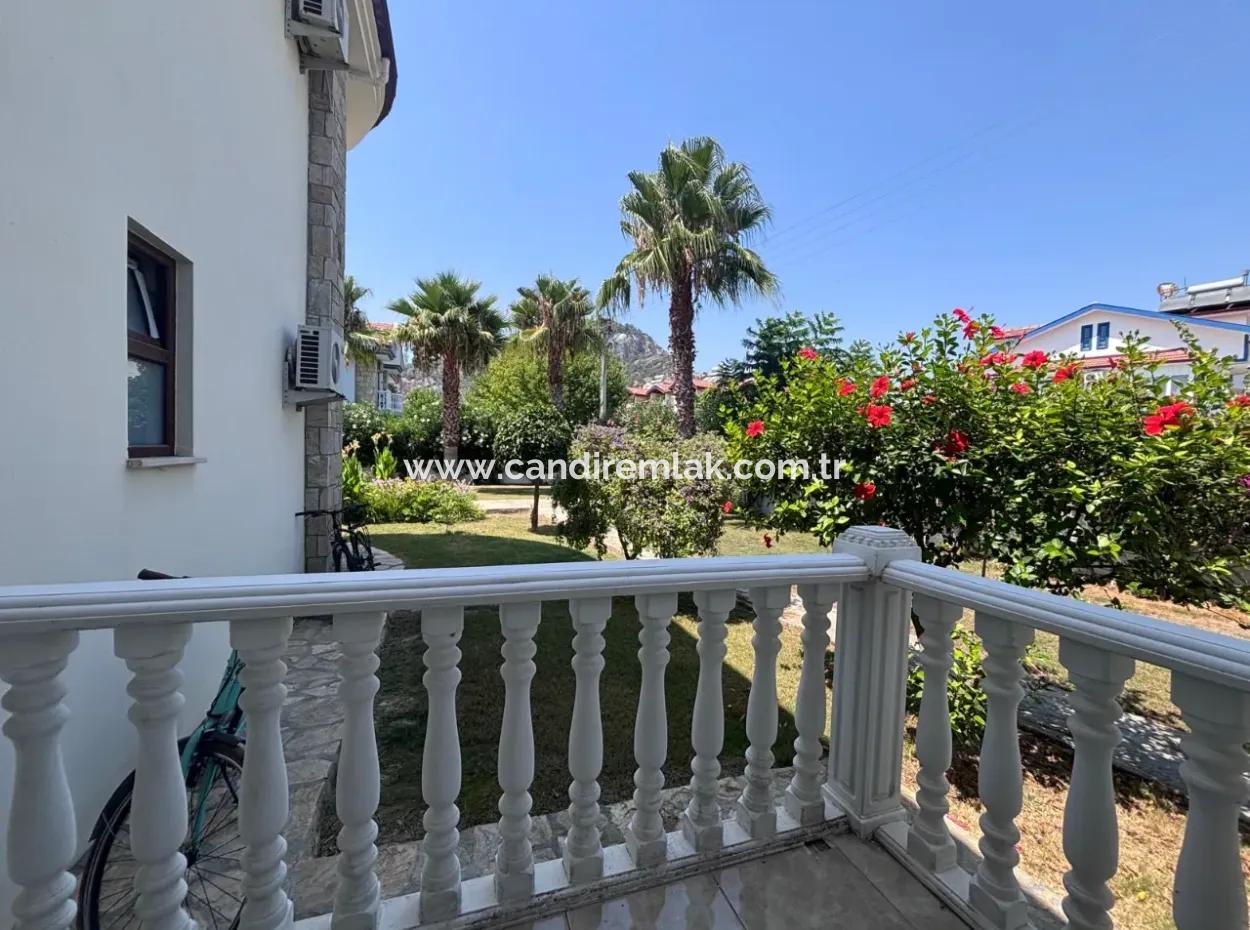 Dalyan Maraş'da Köşebaşında 980M2 Arsa İçin'de 5+1 Satılık Villa