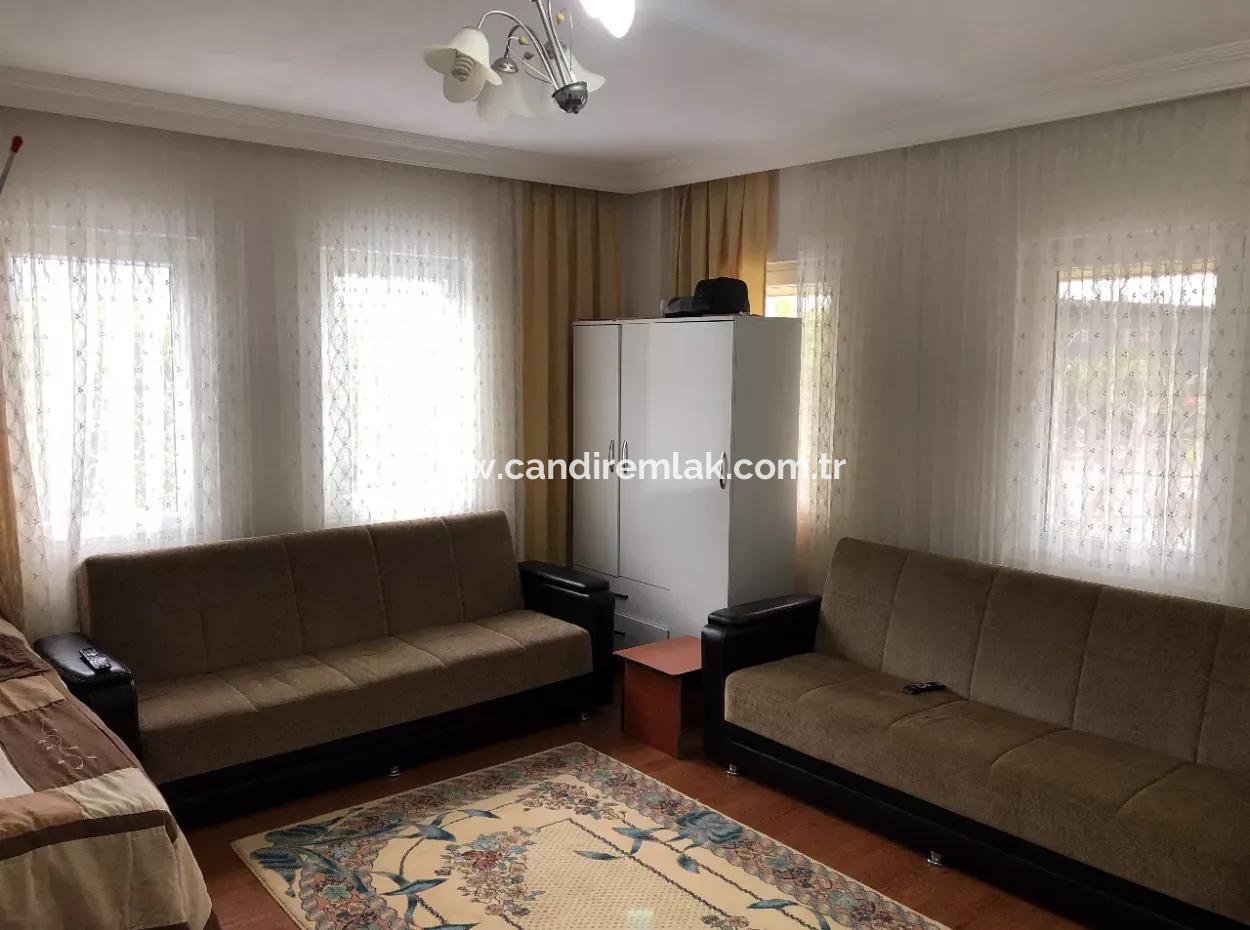 Okçular'da 1222M2 Arsa İçerisinde Satılık Tek Katlı Müstakil Ev