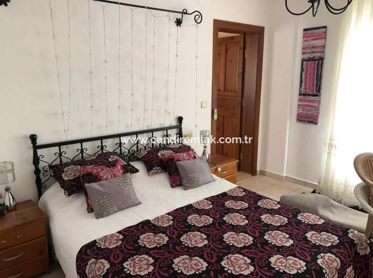 Dalyan Gülpınar'da 1100 M2 Arsa İçerisinde 6+1 Satılık Villa