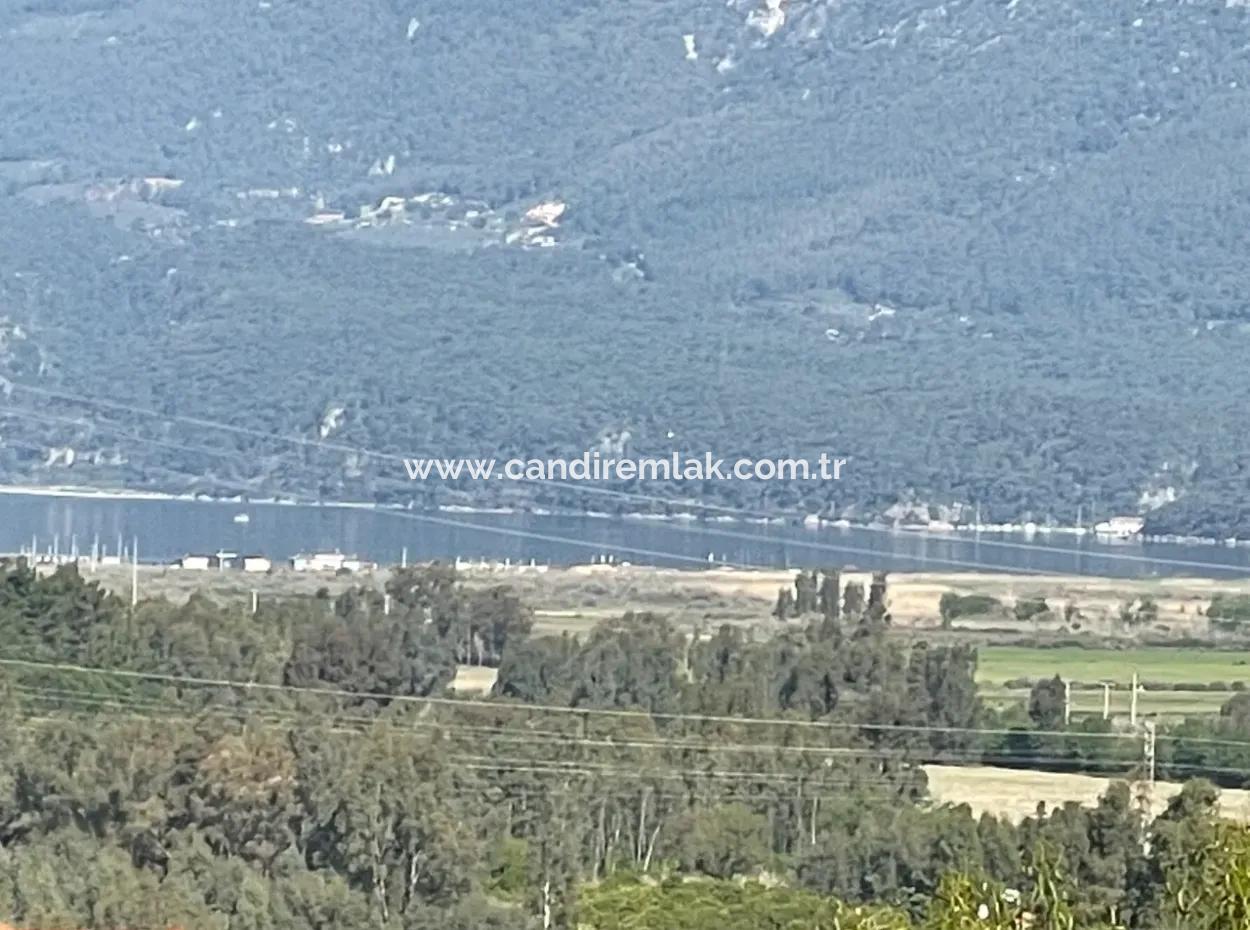 Akçapınar'da Deniz Manzaralı Satılık 6+1 Villa